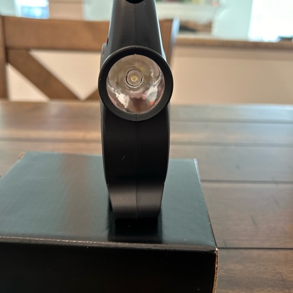 Bell & Howell Torch Handy Flashlight (black) - Picture 2 of 3